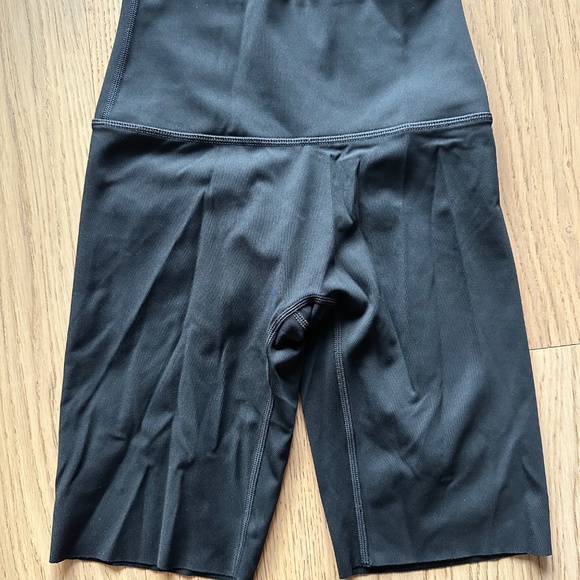 Aerie Offline Biker shorts - Picture 4 of 5